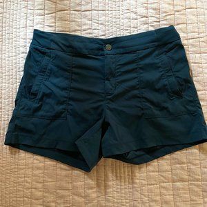 Athleta Trekkie short in size 10